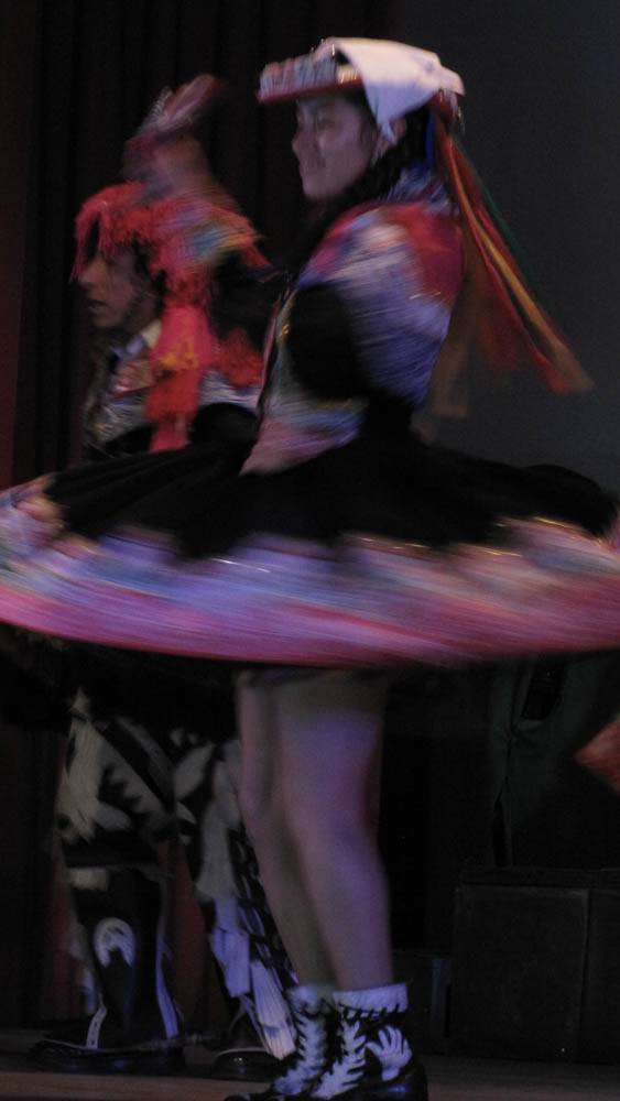 Apresentação de dança típica em Cusco, no Peru